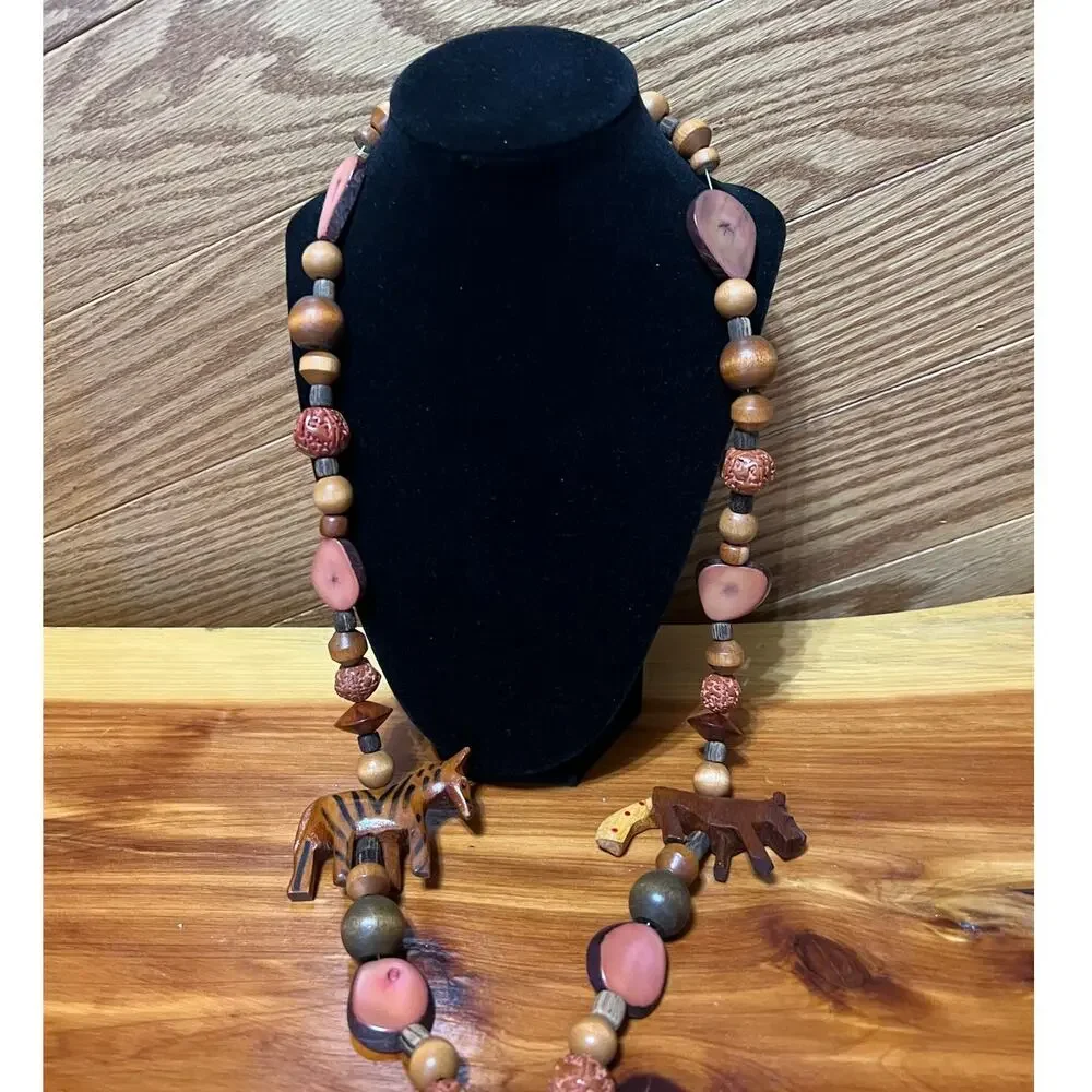 Vintage African‎ Safari Necklace Wooden Carved Animal Beads Zebra Rhino Tribal